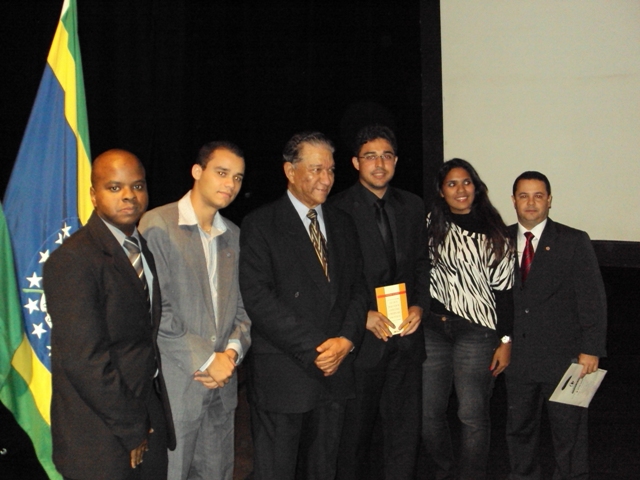 Foto: Edmar / Membros da OAB/JOVEM e Prof. Damásio de Jesus