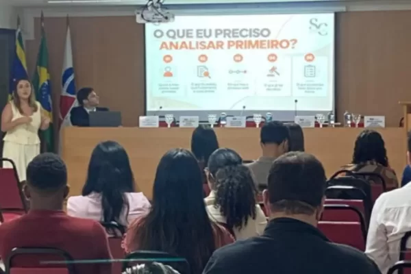 Do Estágio à Advocacia: conhecimento e prática na formação jurídica